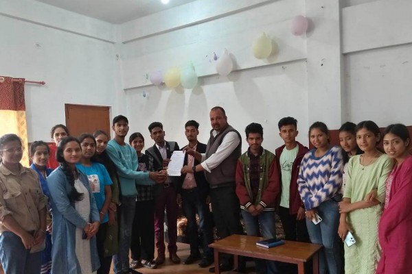 बैतडीको दनपाका मेयरलाई युवाहरुको ज्ञापन पत्र, यस्ता छन्  माग 